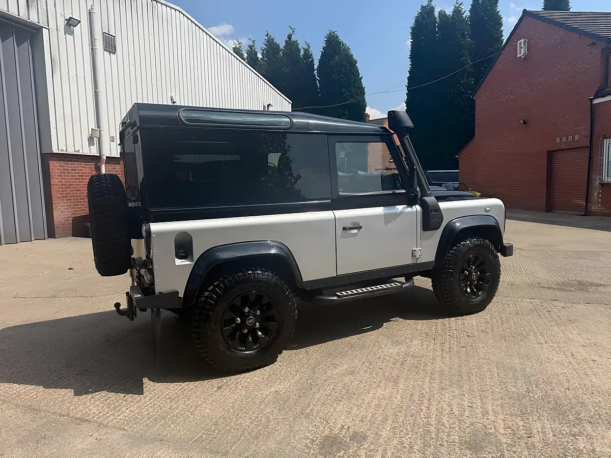 Used 2013 Land Rover Defender 90 Xs Hard Top Silver - Interior and Exterior details 9