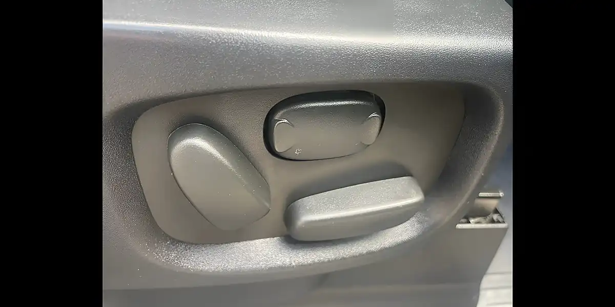 Used 2013 Land Rover Discovery 4 Grey - Interior and Exterior details 11