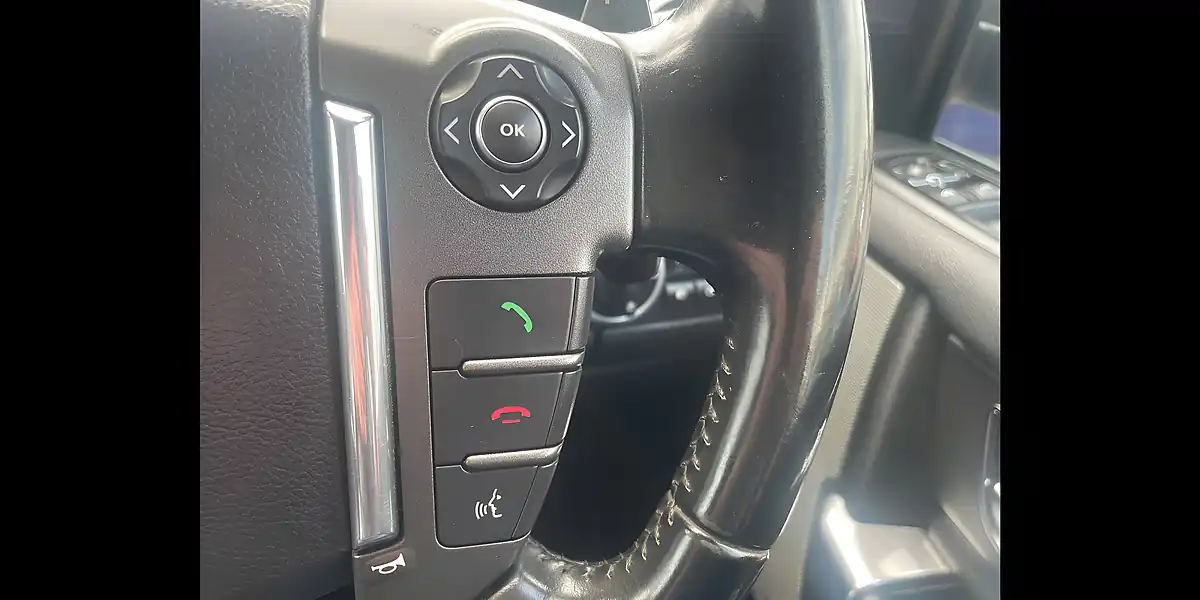 Used 2013 Land Rover Discovery 4 Grey - Interior and Exterior details 16