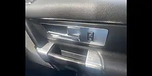 Used 2013 Land Rover Discovery 4 Grey - Interior and Exterior details 20