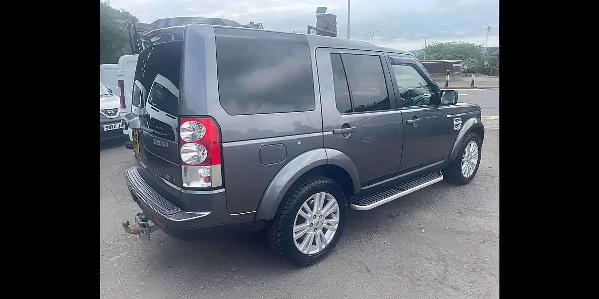 Used 2013 Land Rover Discovery 4 Grey - Interior and Exterior details 4