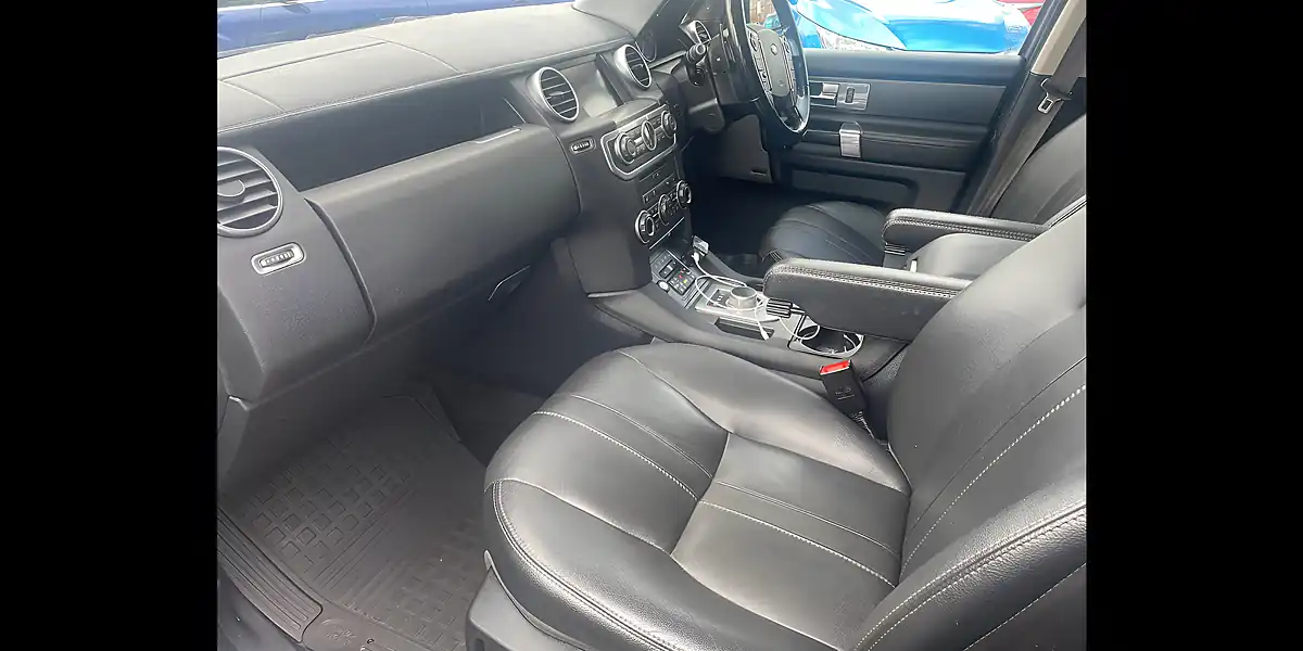 Used 2013 Land Rover Discovery 4 Grey - Interior and Exterior details 8