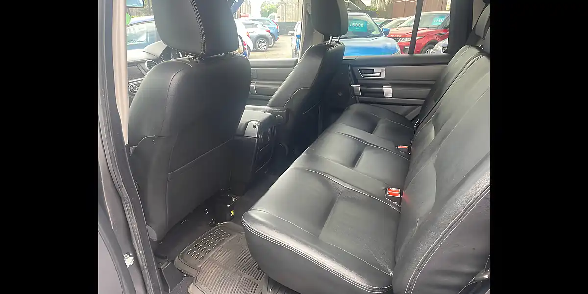 Used 2013 Land Rover Discovery 4 Grey - Interior and Exterior details 9