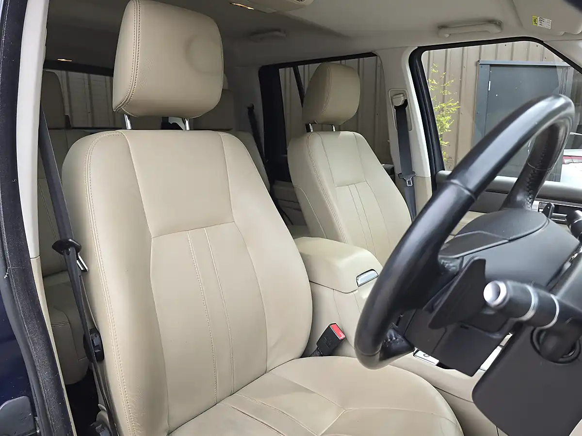 Used 2013 Land Rover Discovery 4 Gs Blue - Interior and Exterior details 6
