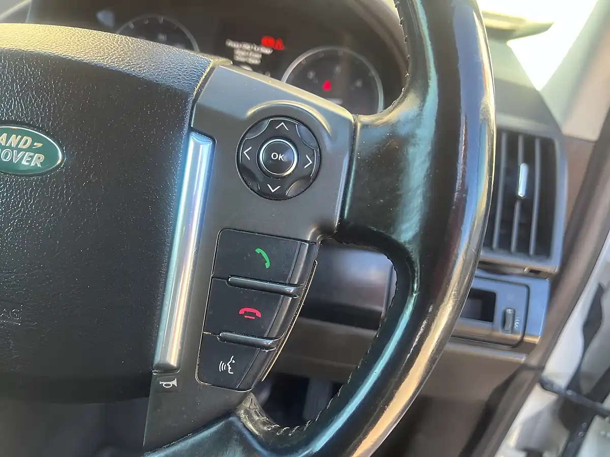Used 2013 Land Rover Freelander 2 Dynamic White - Interior and Exterior details 13