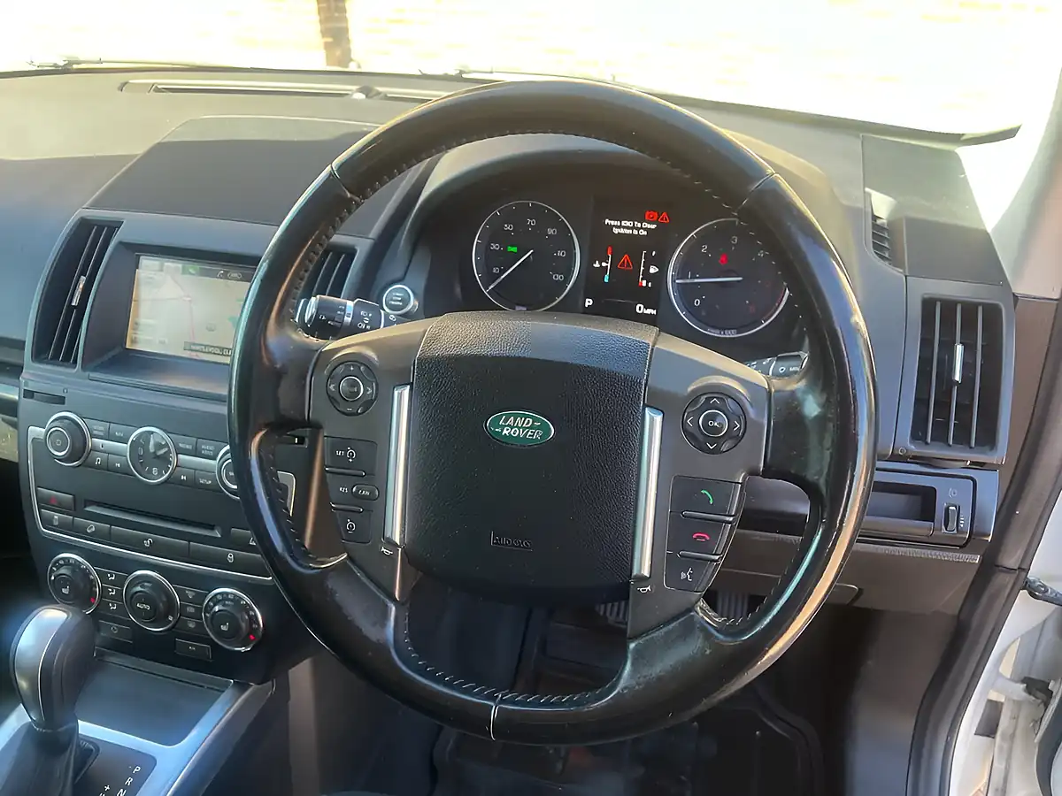 Used 2013 Land Rover Freelander 2 Dynamic White - Interior and Exterior details 14