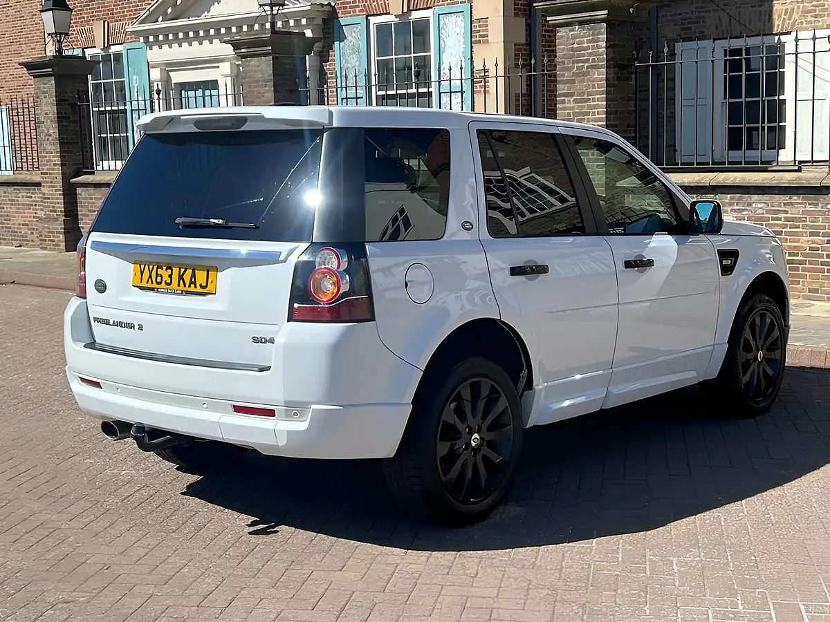 Used 2013 Land Rover Freelander 2 Dynamic White - Interior and Exterior details 18