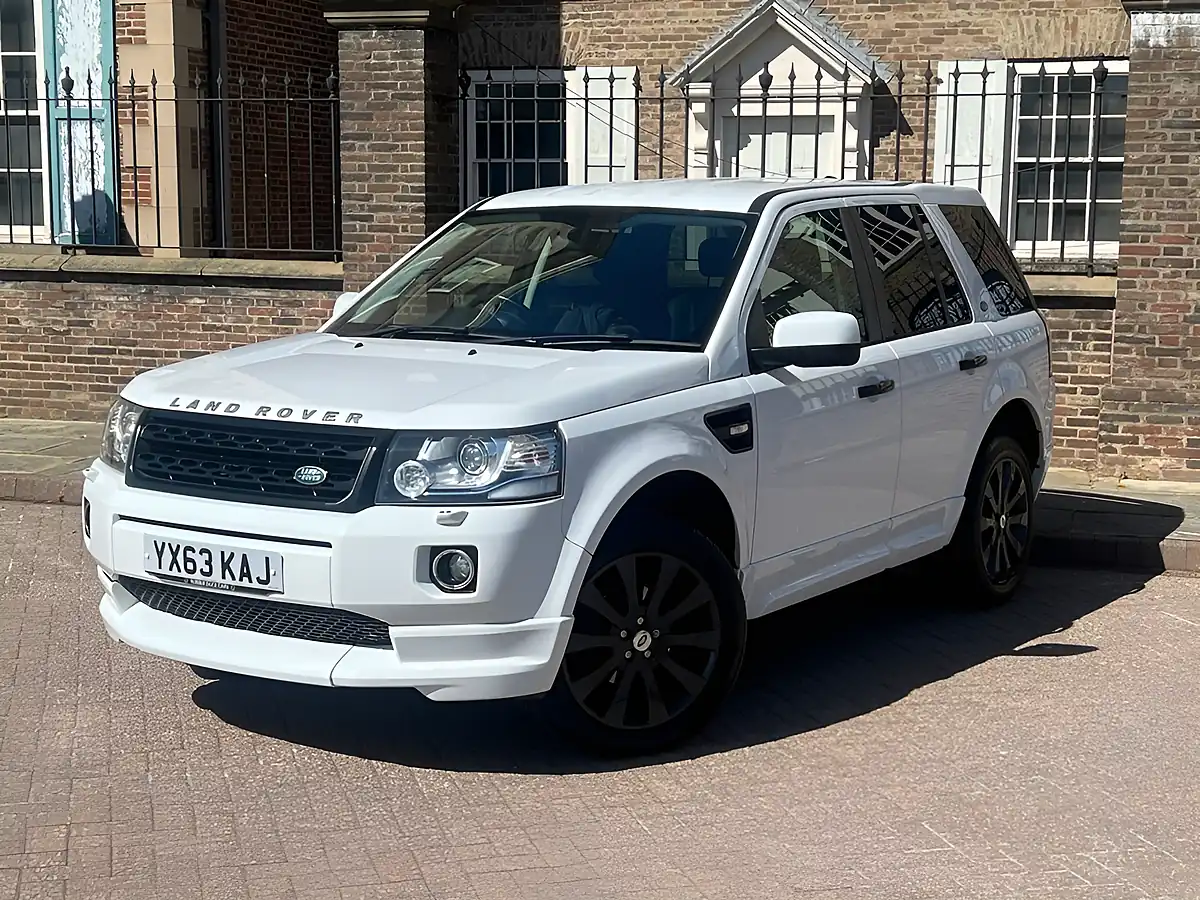Used 2013 Land Rover Freelander 2 Dynamic White - Interior and Exterior details 3