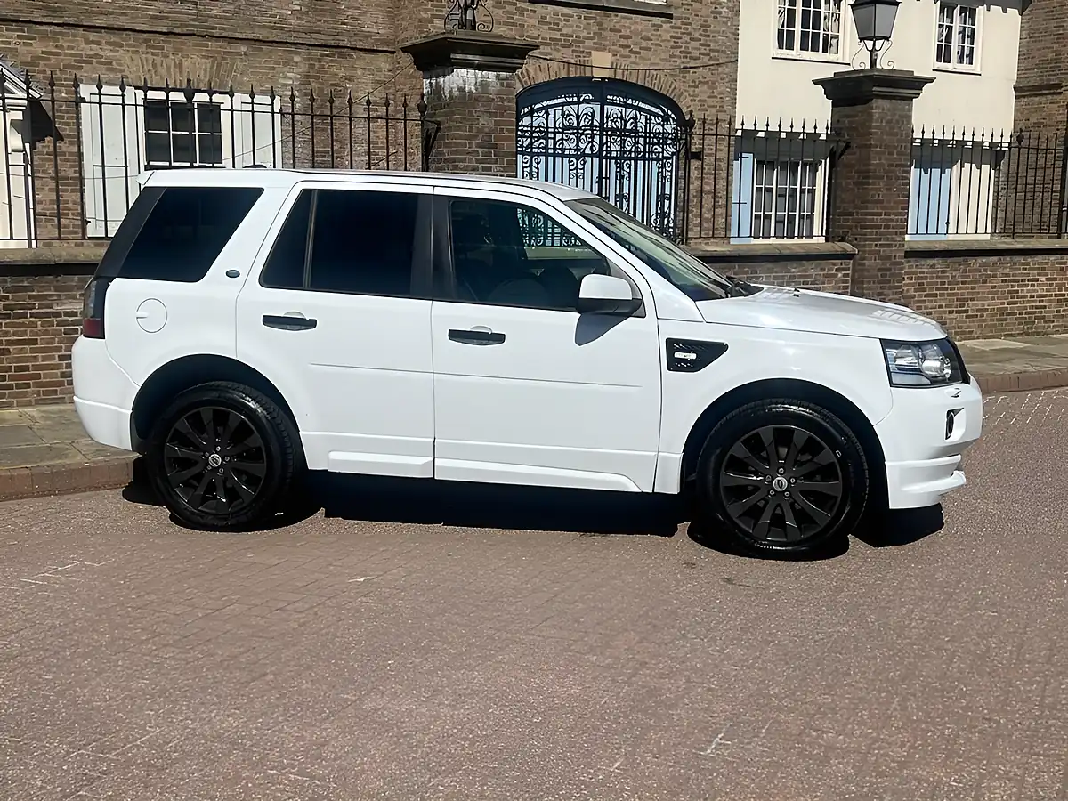 Used 2013 Land Rover Freelander 2 Dynamic White - Interior and Exterior details 6