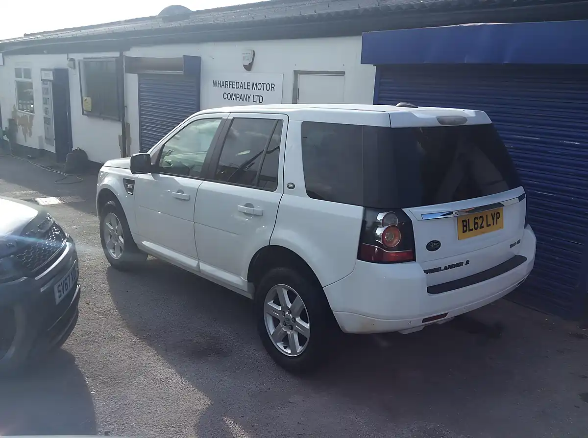 Used 2013 Land Rover Freelander 2 Gs White - Interior and Exterior details 4