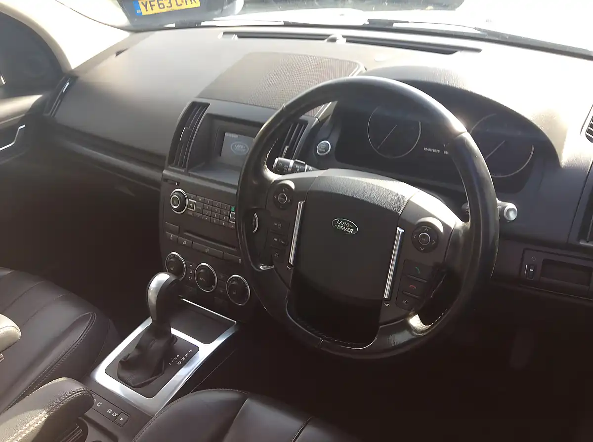 Used 2013 Land Rover Freelander 2 Gs White - Interior and Exterior details 8