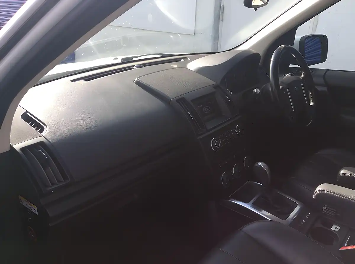 Used 2013 Land Rover Freelander 2 Gs White - Interior and Exterior details 9