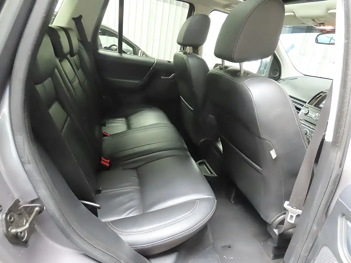 Used 2013 Land Rover Freelander 2 Hse Lux Grey - Interior and Exterior details 6