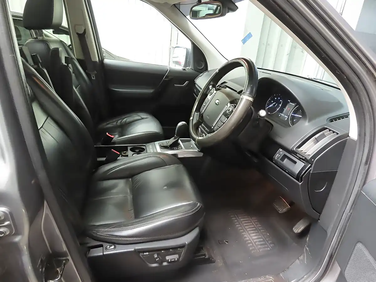 Used 2013 Land Rover Freelander 2 Hse Lux Grey - Interior and Exterior details 7