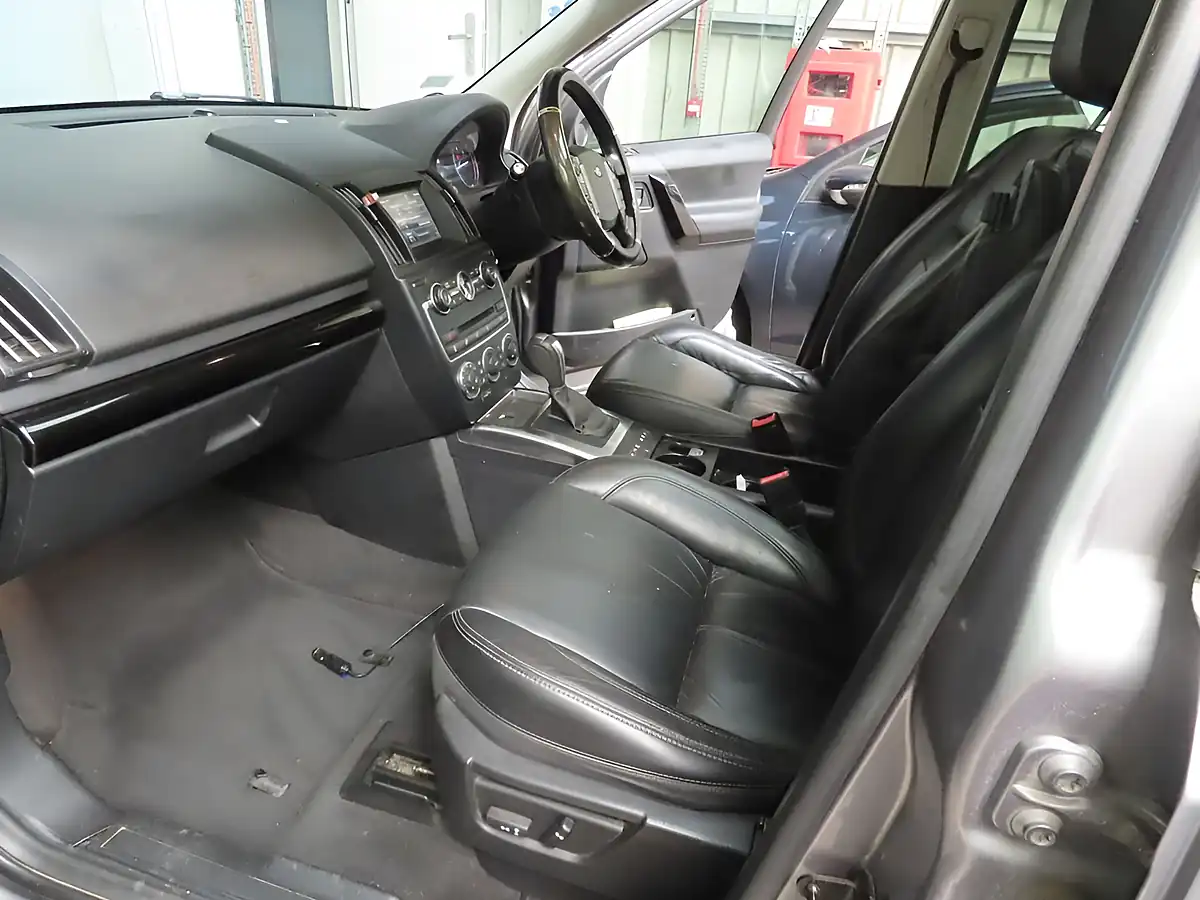 Used 2013 Land Rover Freelander 2 Hse Lux Grey - Interior and Exterior details 9