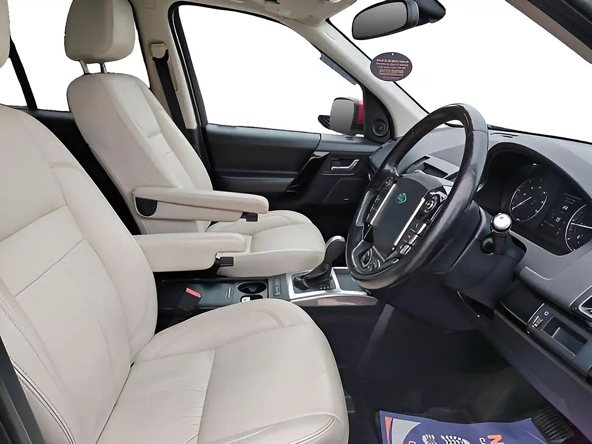Used 2013 Land Rover Freelander 2 Hse Lux Red - Interior and Exterior details 6
