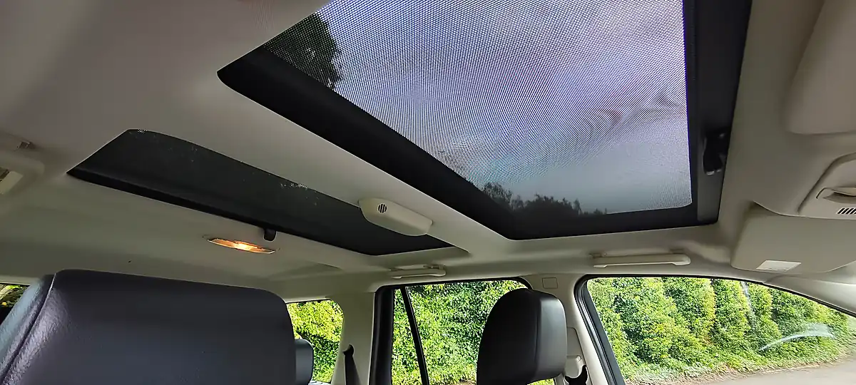 Used 2013 Land Rover Freelander 2 Hse White - Interior and Exterior details 12