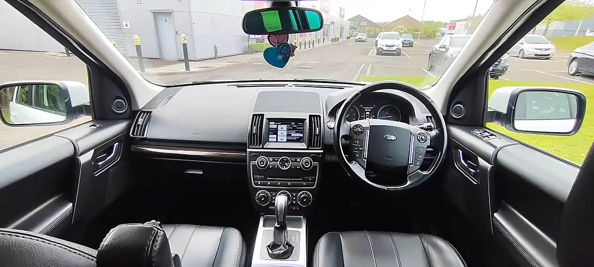 Used 2013 Land Rover Freelander 2 Hse White - Interior and Exterior details 16
