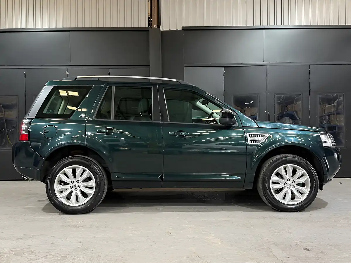 Used 2013 Land Rover Freelander 2 Xs Green - Interior and Exterior details 4