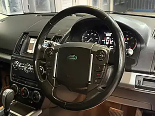 Used 2013 Land Rover Freelander 2 Xs Green - Interior and Exterior details 9