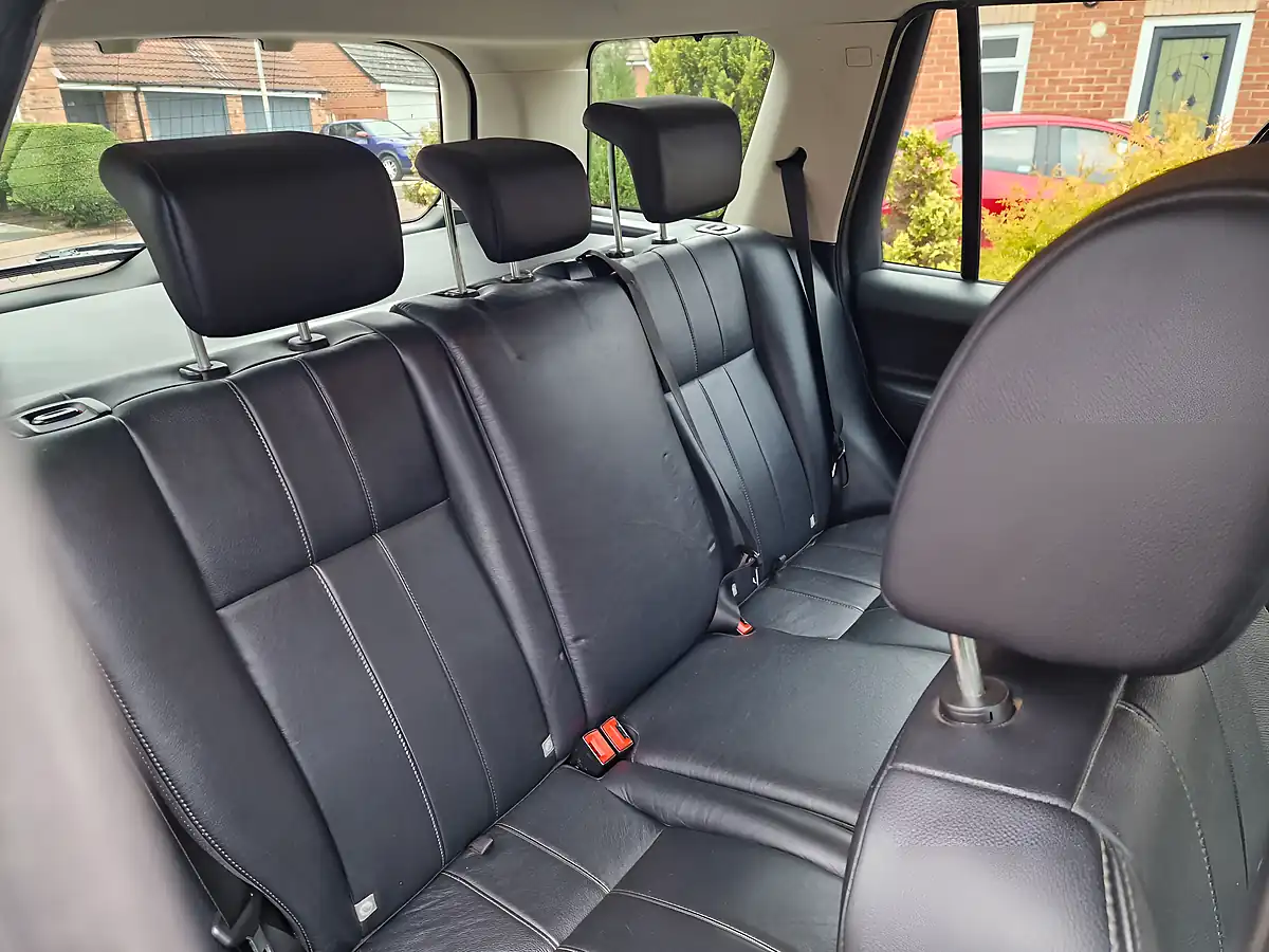 Used 2013 Land Rover Freelander 2 Xs Grey - Interior and Exterior details 12