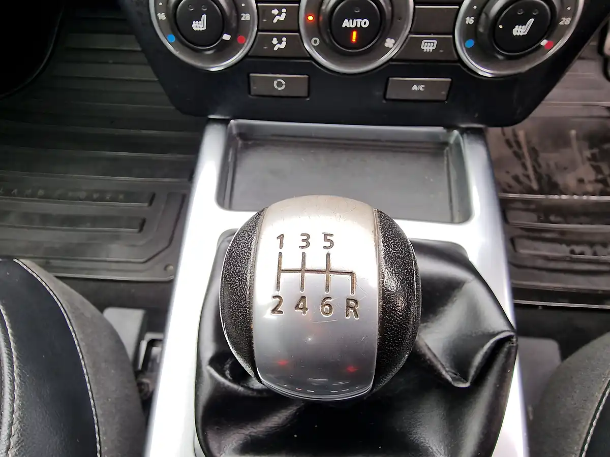 Used 2013 Land Rover Freelander 2 Xs Grey - Interior and Exterior details 17
