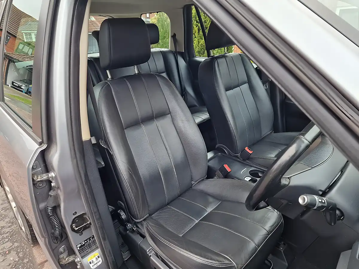 Used 2013 Land Rover Freelander 2 Xs Grey - Interior and Exterior details 4
