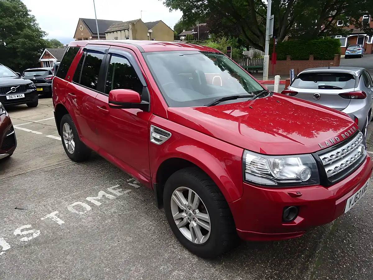 Used 2013 Land Rover Freelander 2 Xs Red - Interior and Exterior details 11