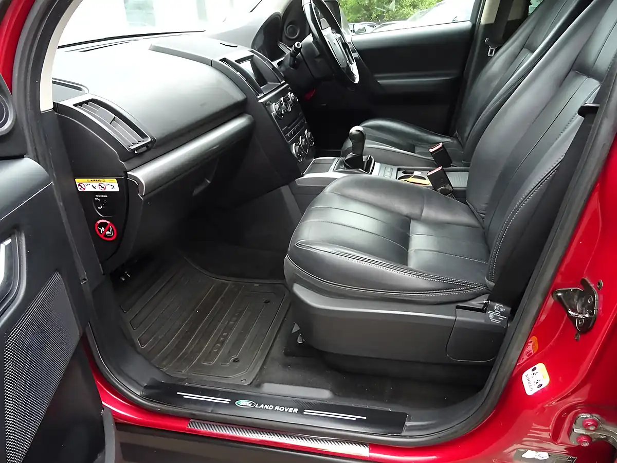 Used 2013 Land Rover Freelander 2 Xs Red - Interior and Exterior details 15