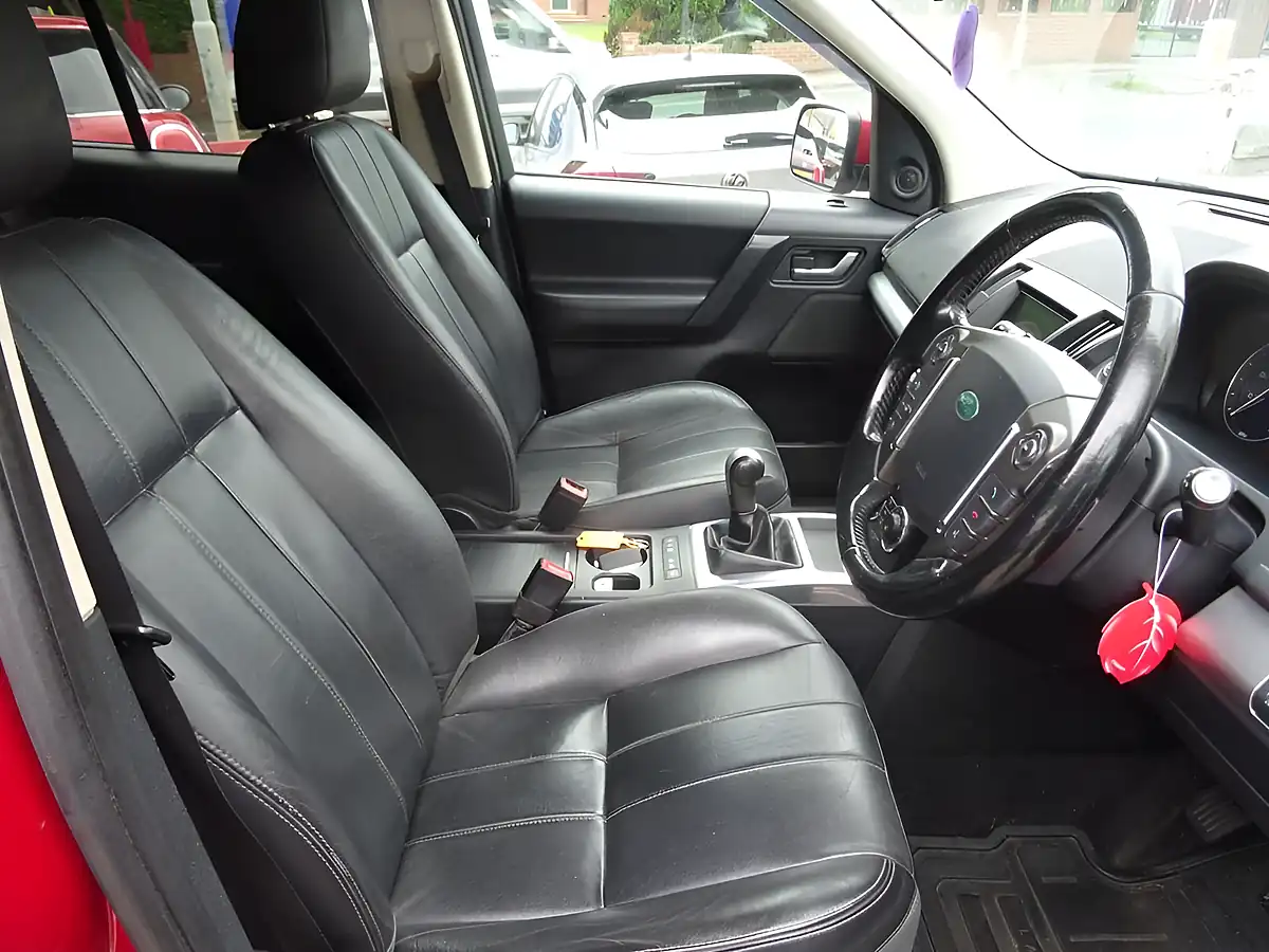 Used 2013 Land Rover Freelander 2 Xs Red - Interior and Exterior details 18