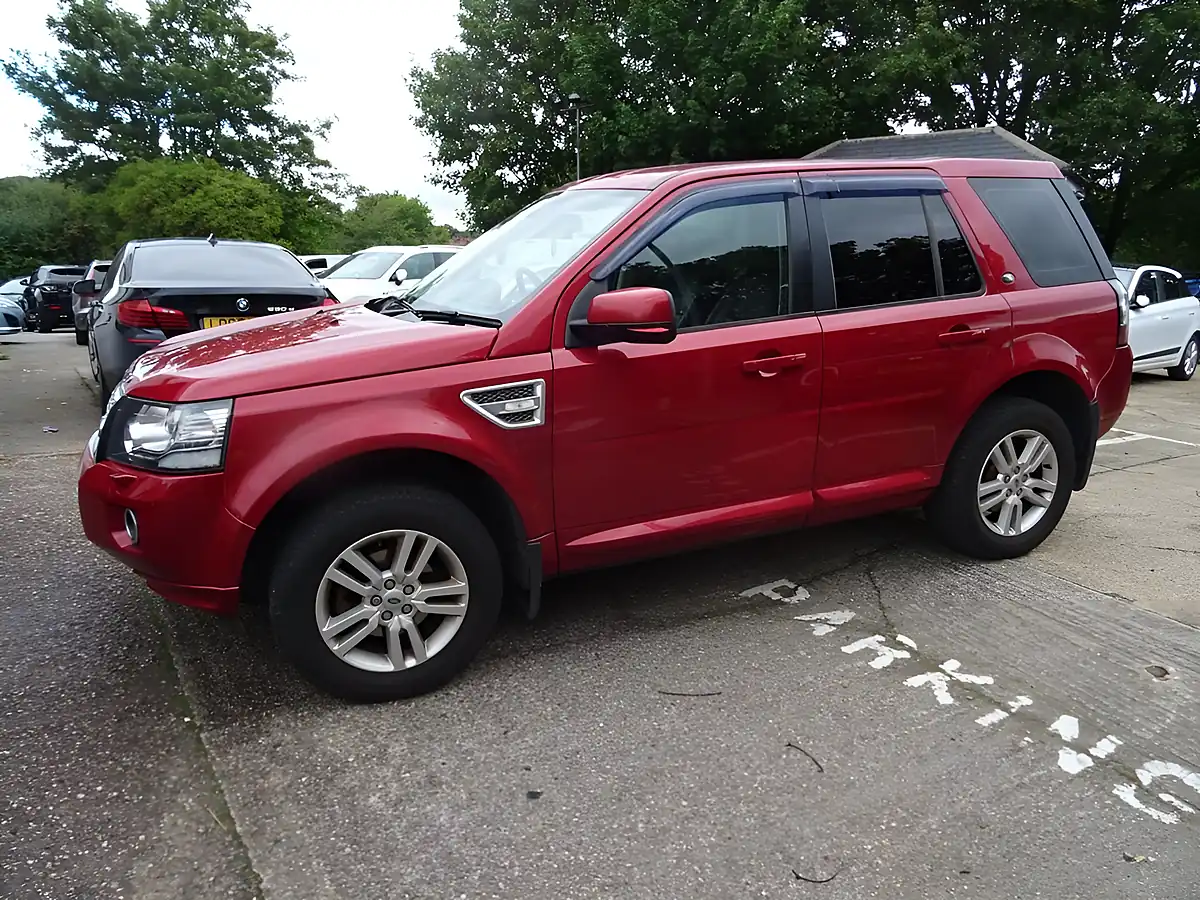 Used 2013 Land Rover Freelander 2 Xs Red - Interior and Exterior details 6
