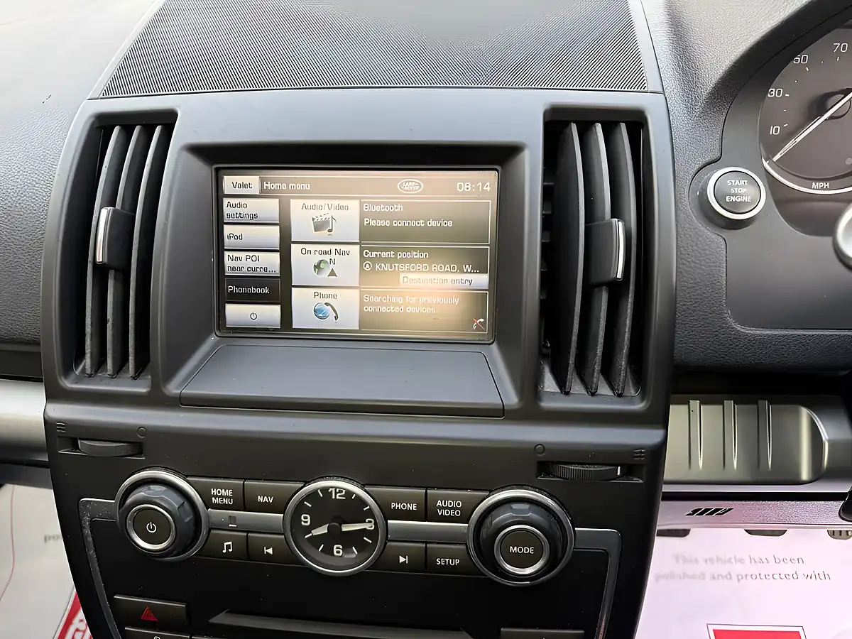 Used 2013 Land Rover Freelander 2 Xs White - Interior and Exterior details 11