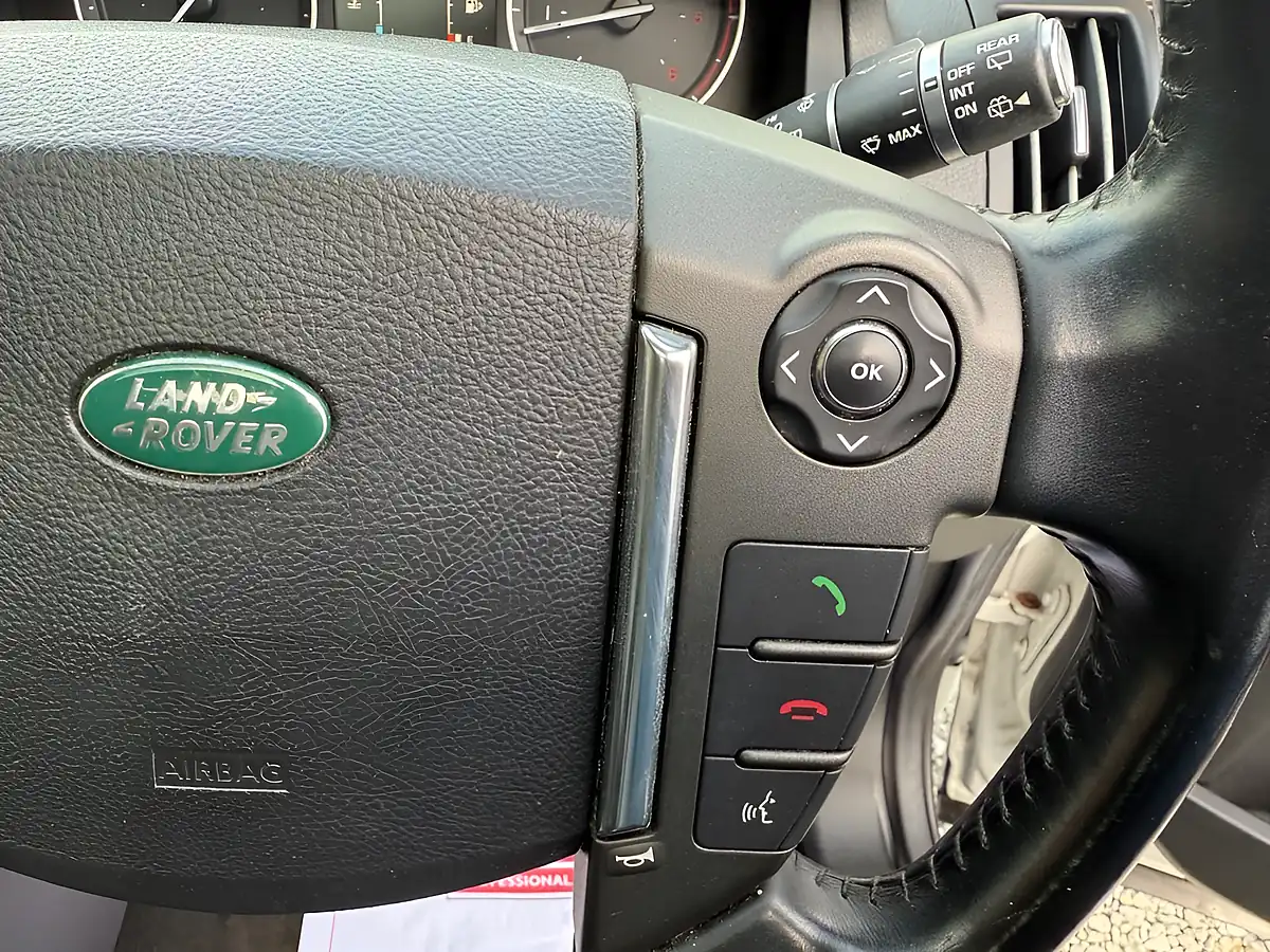 Used 2013 Land Rover Freelander 2 Xs White - Interior and Exterior details 13