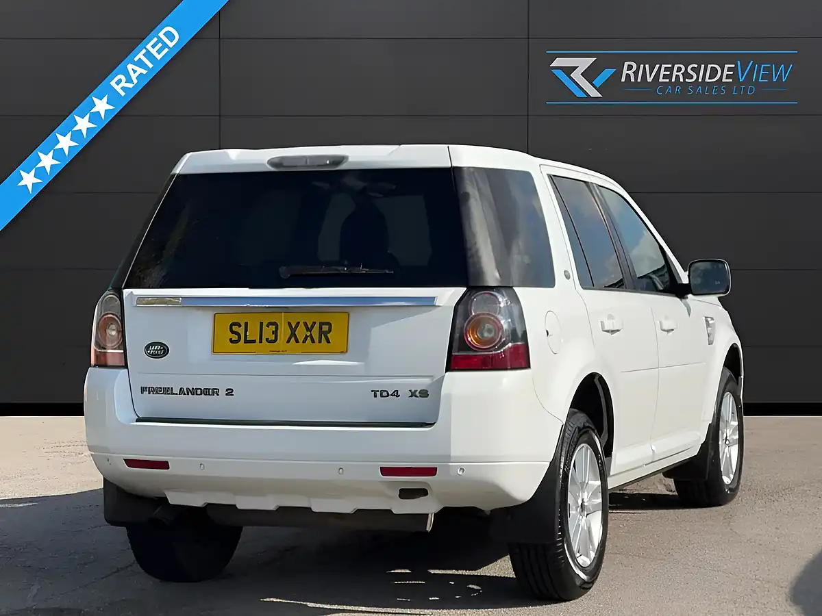 Used 2013 Land Rover Freelander 2 Xs White - Interior and Exterior details 4