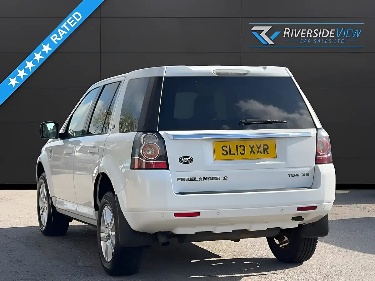Used 2013 Land Rover Freelander 2 Xs White - Interior and Exterior details 6
