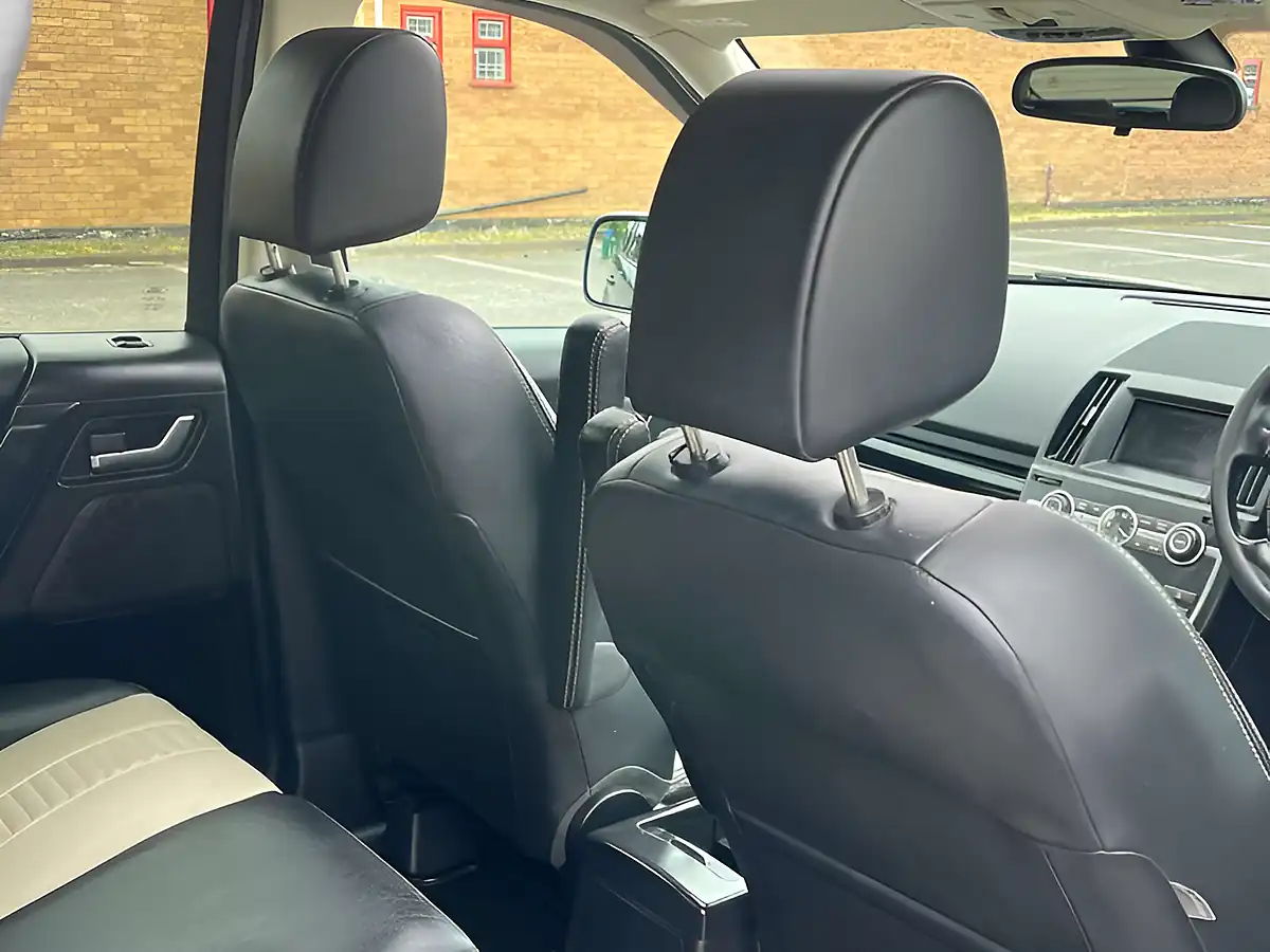 Used 2013 Land Rover Freelander Dynamic Santorini Black - Interior and Exterior details 14
