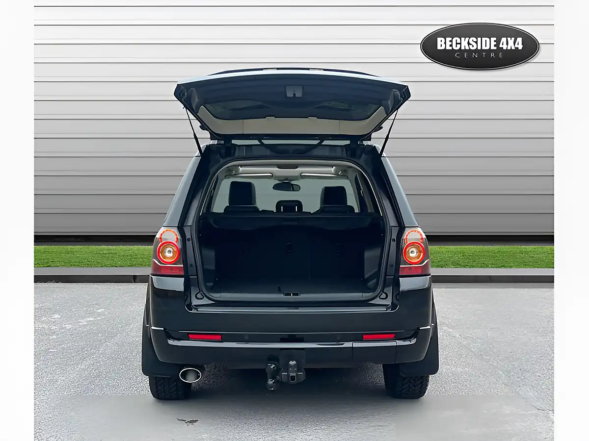 Used 2013 Land Rover Freelander Dynamic Santorini Black - Interior and Exterior details 9