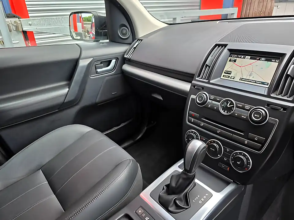 Used 2013 Land Rover Freelander Xs Black - Interior and Exterior details 10