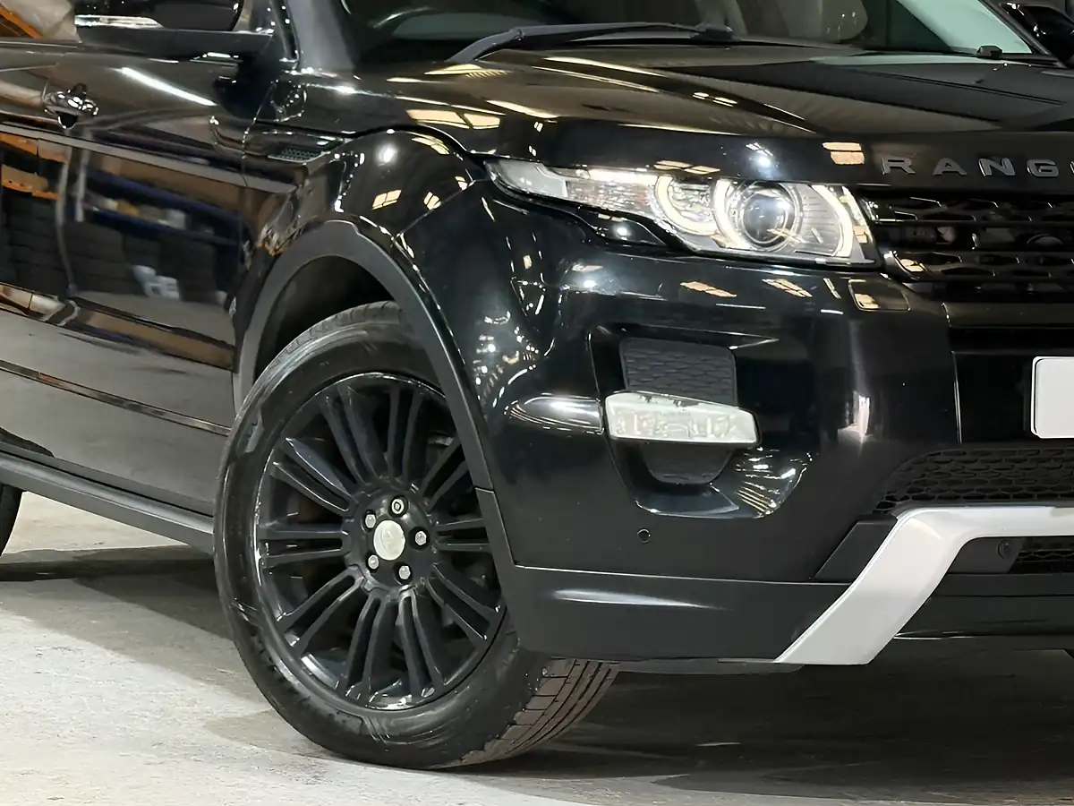 Used 2013 Land Rover Range Rover Evoque Dynamic Black - Interior and Exterior details 11