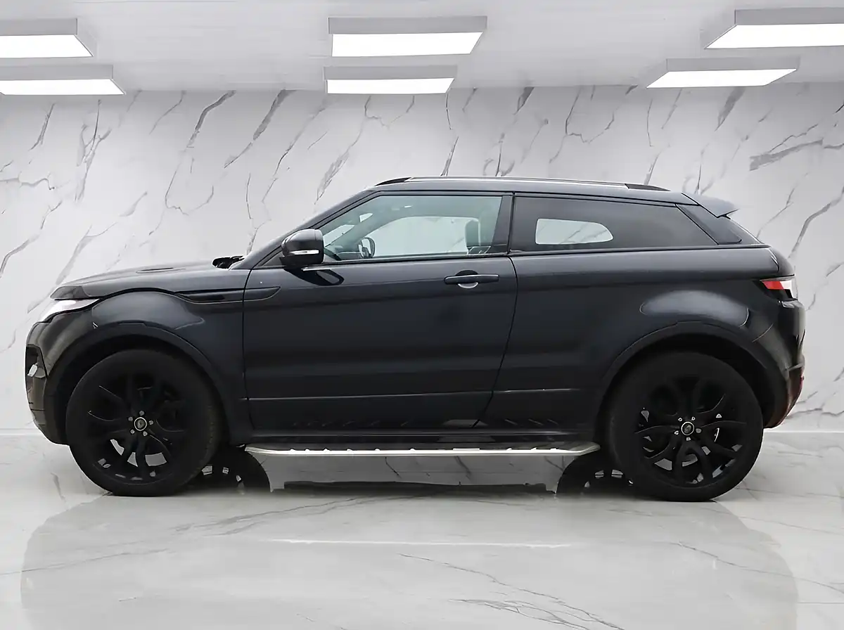 Used 2013 Land Rover Range Rover Evoque Dynamic Black - Interior and Exterior details 5