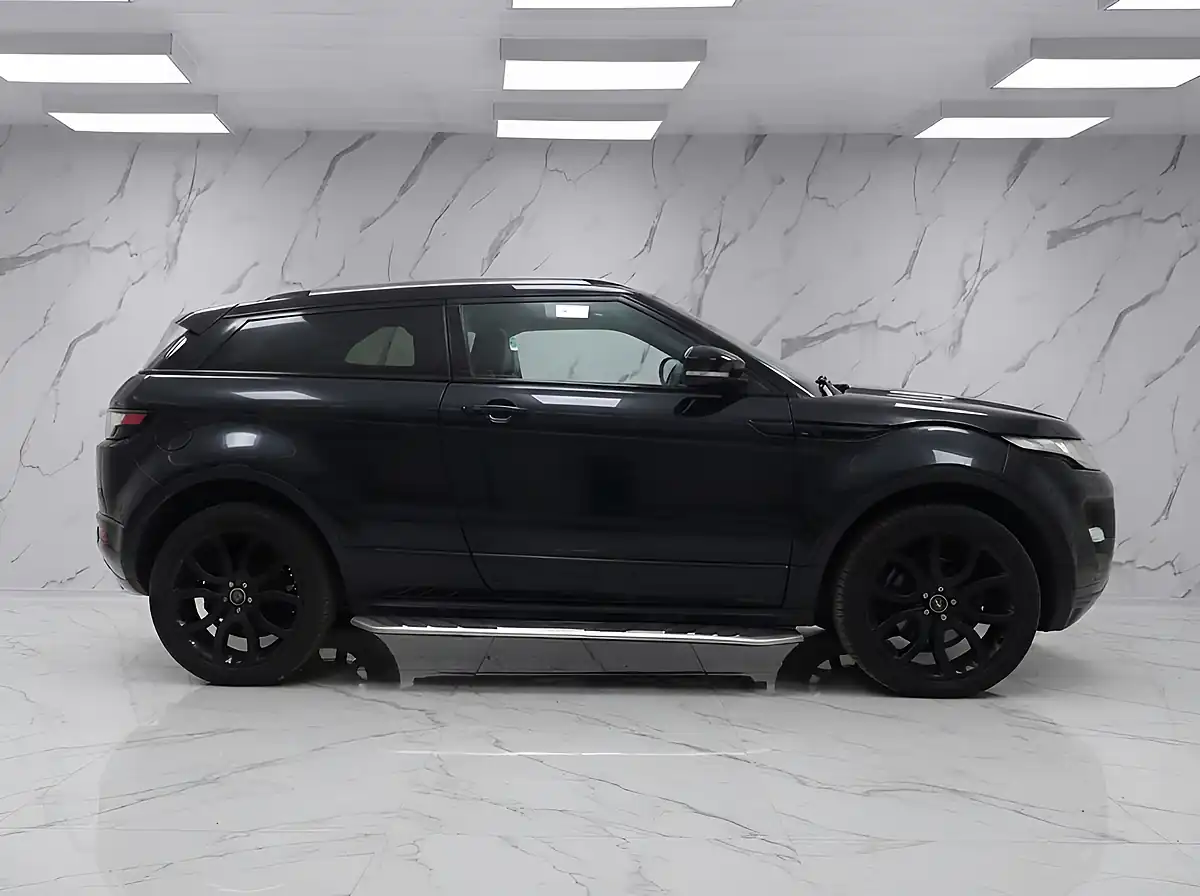 Used 2013 Land Rover Range Rover Evoque Dynamic Black - Interior and Exterior details 6