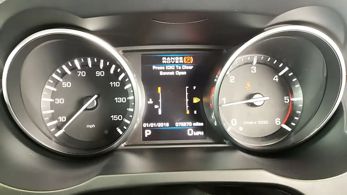 Used 2013 Land Rover Range Rover Evoque Dynamic Black - Interior and Exterior details 8