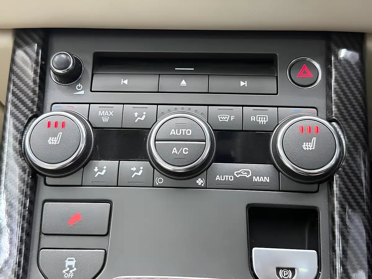 Used 2013 Land Rover Range Rover Evoque Dynamic Black - Interior and Exterior details 18