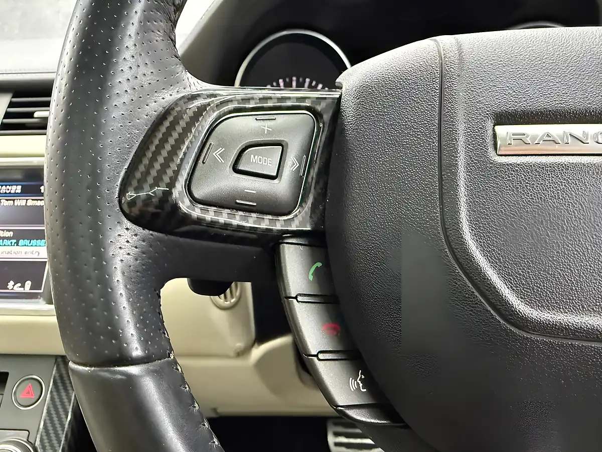 Used 2013 Land Rover Range Rover Evoque Dynamic Black - Interior and Exterior details 19