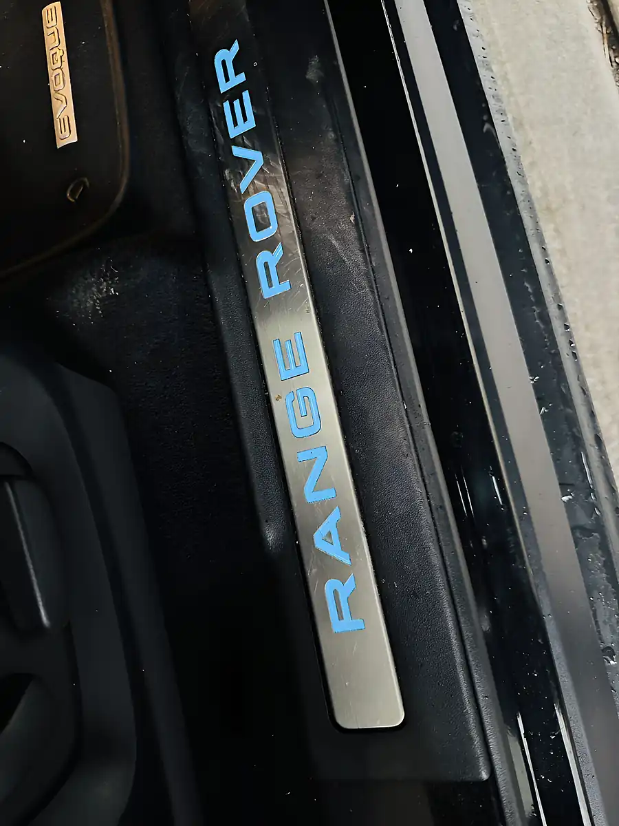 Used 2013 Land Rover Range Rover Evoque Dynamic Black - Interior and Exterior details 6