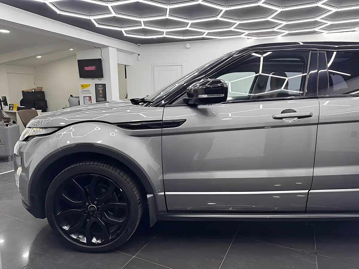 Used 2013 Land Rover Range Rover Evoque Dynamic Grey - Interior and Exterior details 4