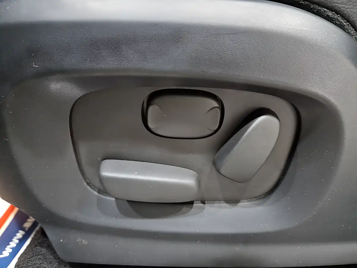 Used 2013 Land Rover Range Rover Evoque Dynamic Lux Orkney Grey - Interior and Exterior details 20
