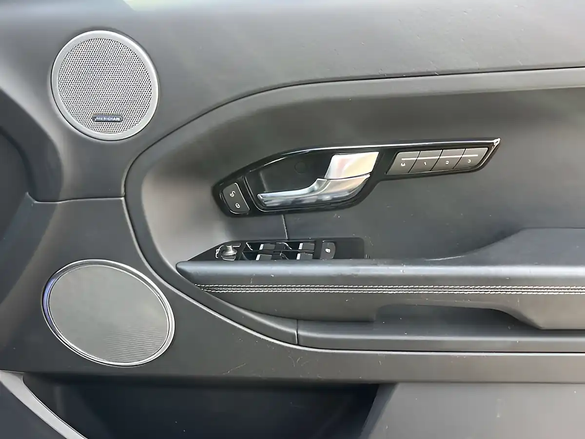 Used 2013 Land Rover Range Rover Evoque Dynamic Orkney Grey - Interior and Exterior details 18