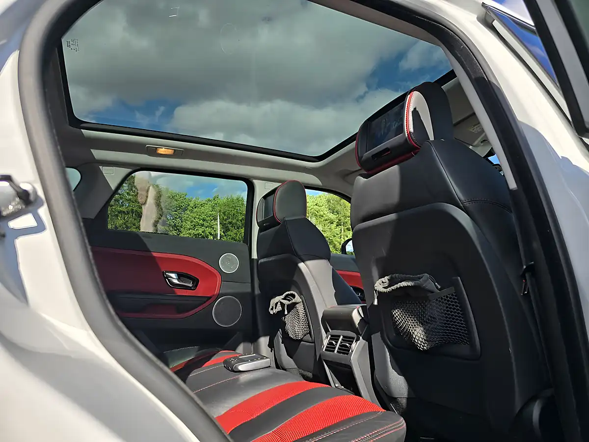 Used 2013 Land Rover Range Rover Evoque Dynamic White - Interior and Exterior details 3