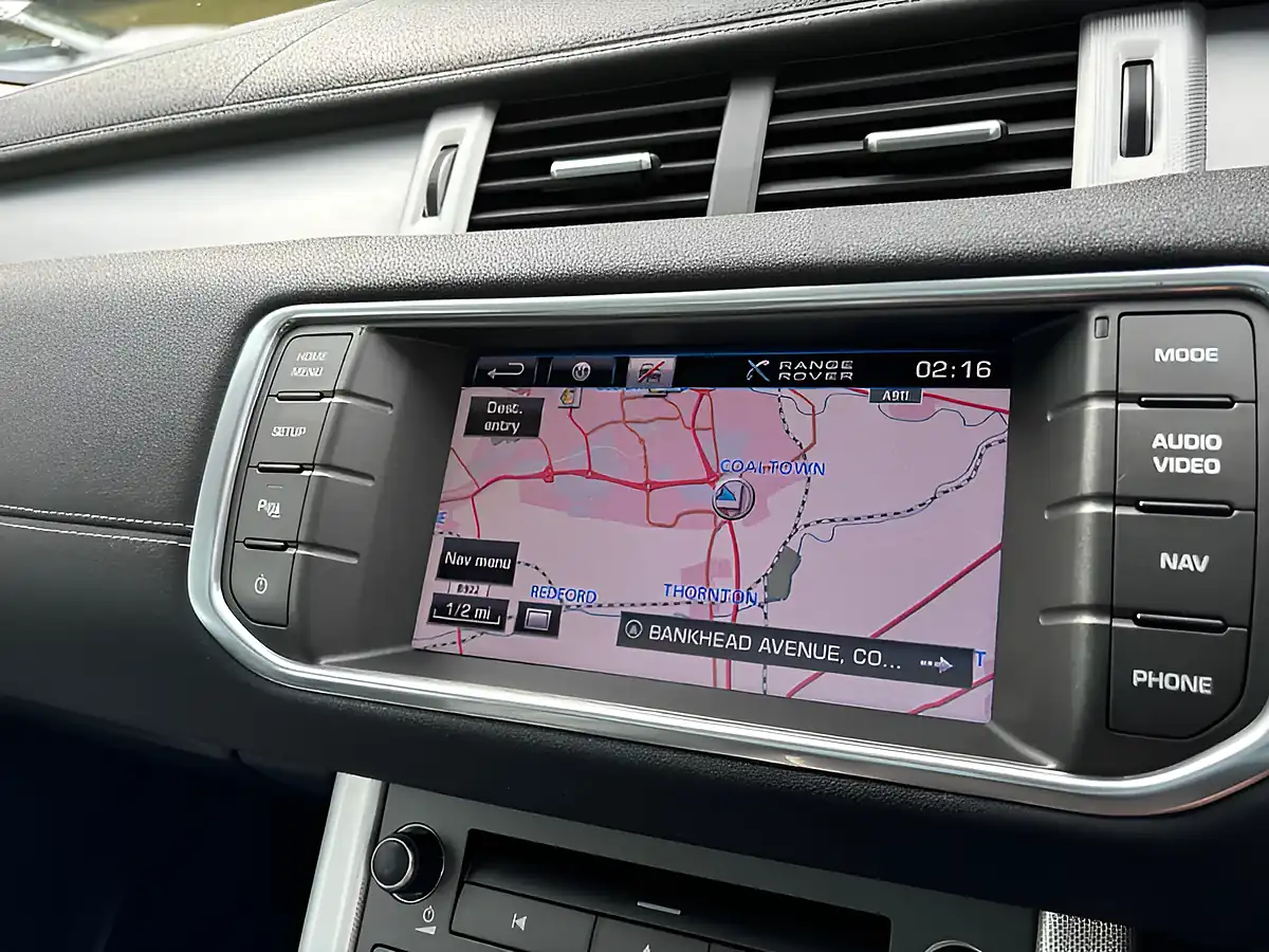 Used 2013 Land Rover Range Rover Evoque Dynamic White - Interior and Exterior details 13